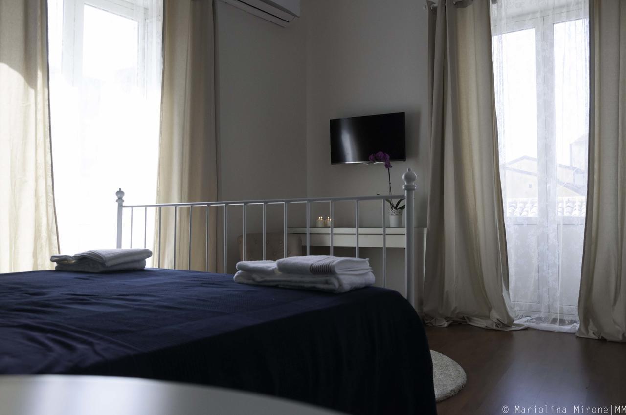 I Balconi Sul Castello Bed & Breakfast คาตาเนีย ภายนอก รูปภาพ